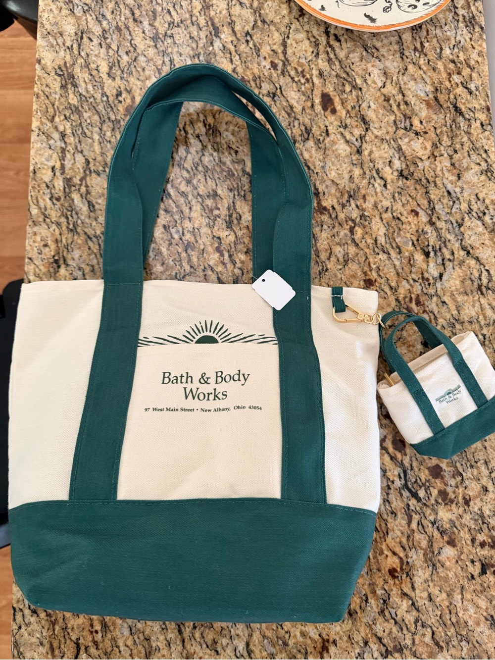 Bath & Body Works NWT Cream Canvas Tote with Dark Green Trim and Mini Pouch
